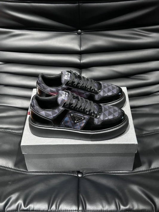 PRADA || Downtown Re-Nylon Low-Top Sneaker / Black