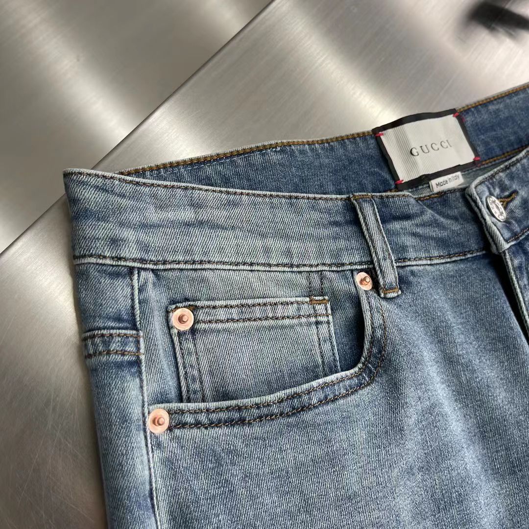 Hochwertige Jeans für Herren erhältlich