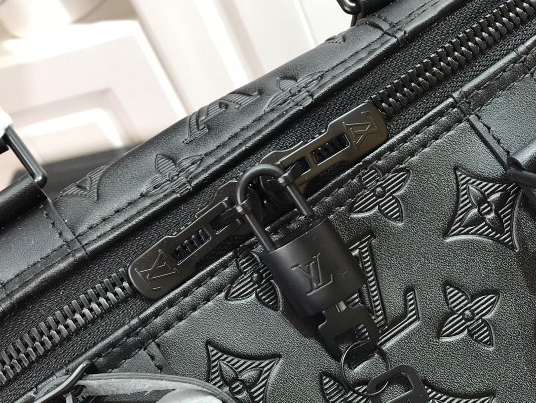 Stylish Black Leather Louis Vuitton Keepall 50 Travel Bag