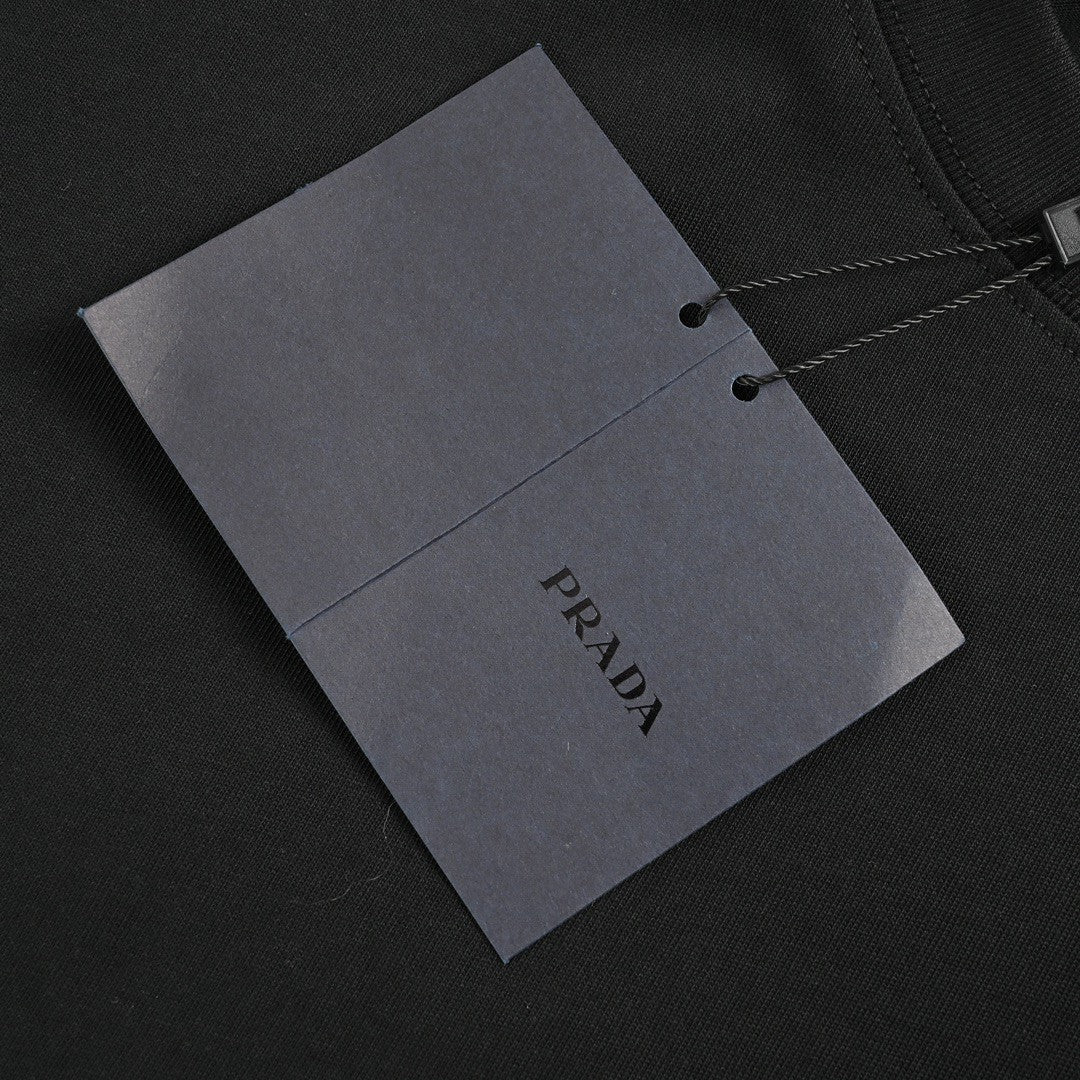 Stylish Prada Milano Logo T-Shirt in Classic Black