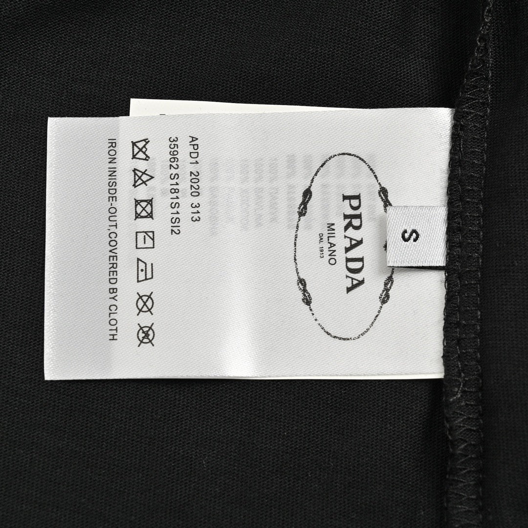 Stylish Prada Milano Logo T-Shirt in Classic Black