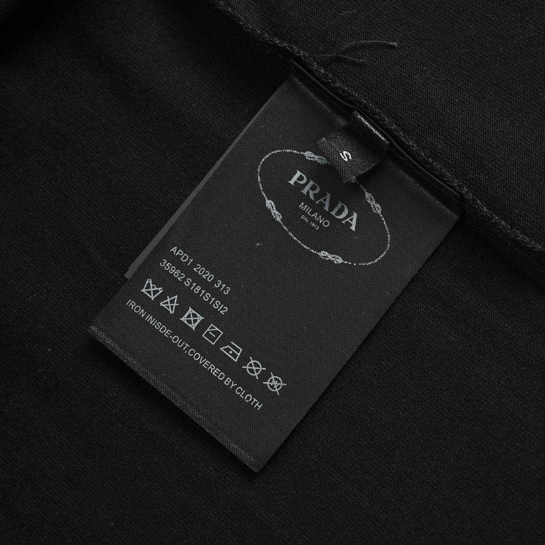 Chic Black Prada T-Shirt with Elegant Branding