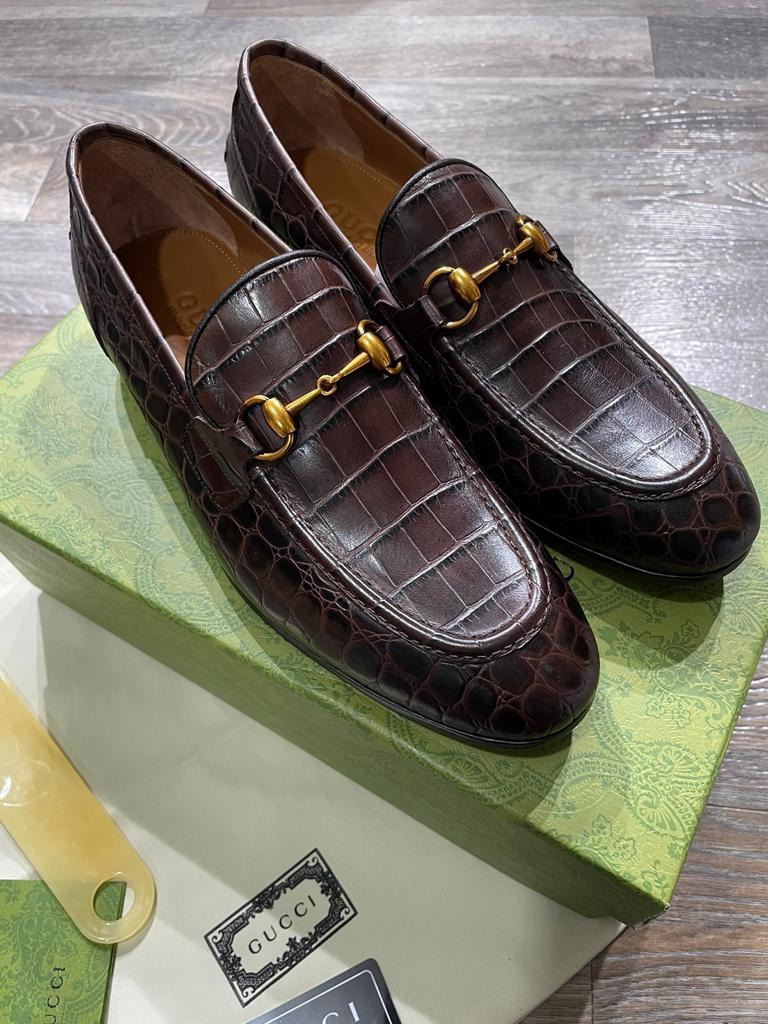 Loafer mit Krokodilmuster