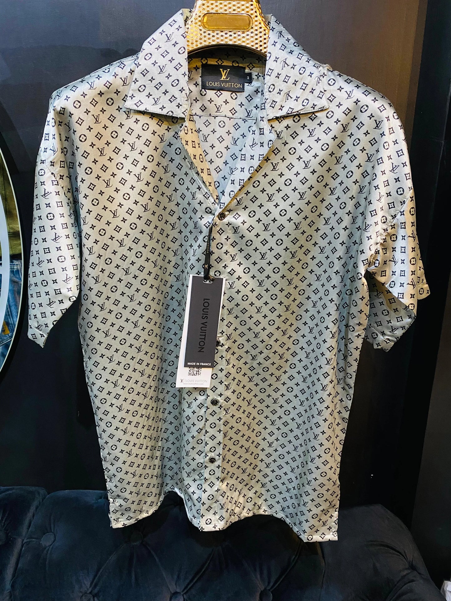 LOUIS VUITTON || Monogram Printed Short-Sleeved Silk Shirt