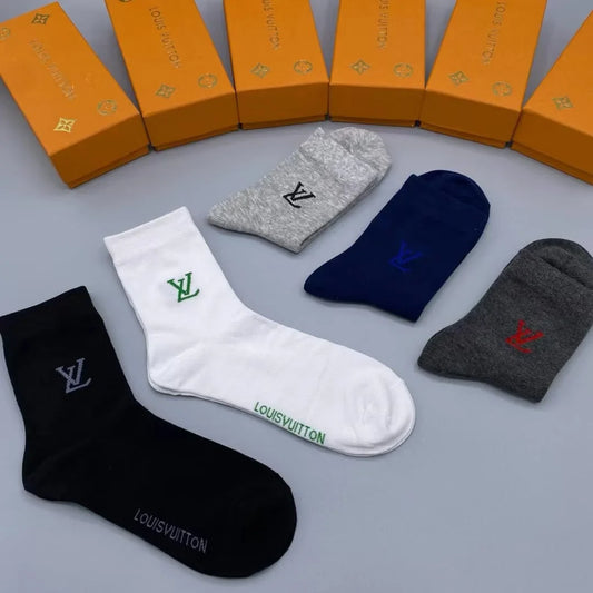 LOUIS VUITTON || Ankle Socks With LV Logo  At Front