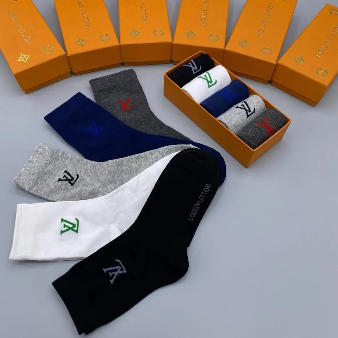 LOUIS VUITTON || Ankle Socks With LV Logo  At Front