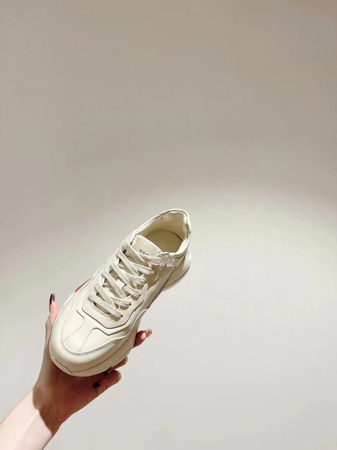 GUCCI || Rhyton Gucci Logo Leather Sneaker