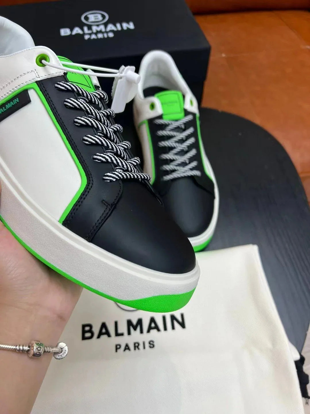 BALMAIN || Logo Patch Low-Top White/Black ‘B-Court’ Sneaker