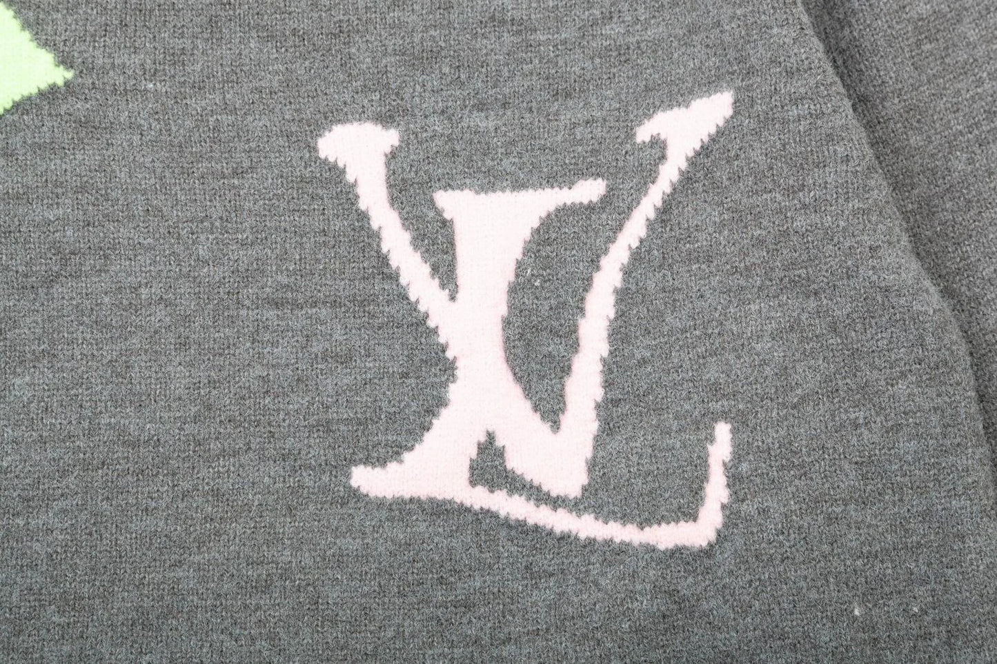 LOUIS VUITTON || Grey Chunky Wool Blend Pullover