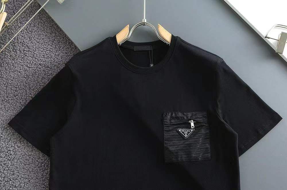 PRADA || Triangle Metal Logo Re-Nylon And Jersey T-shirt