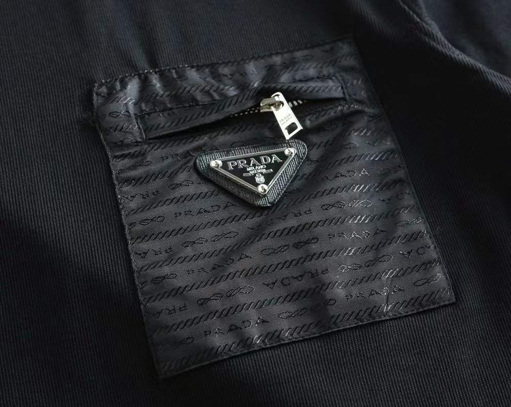 PRADA || Triangle Metal Logo Re-Nylon And Jersey T-shirt