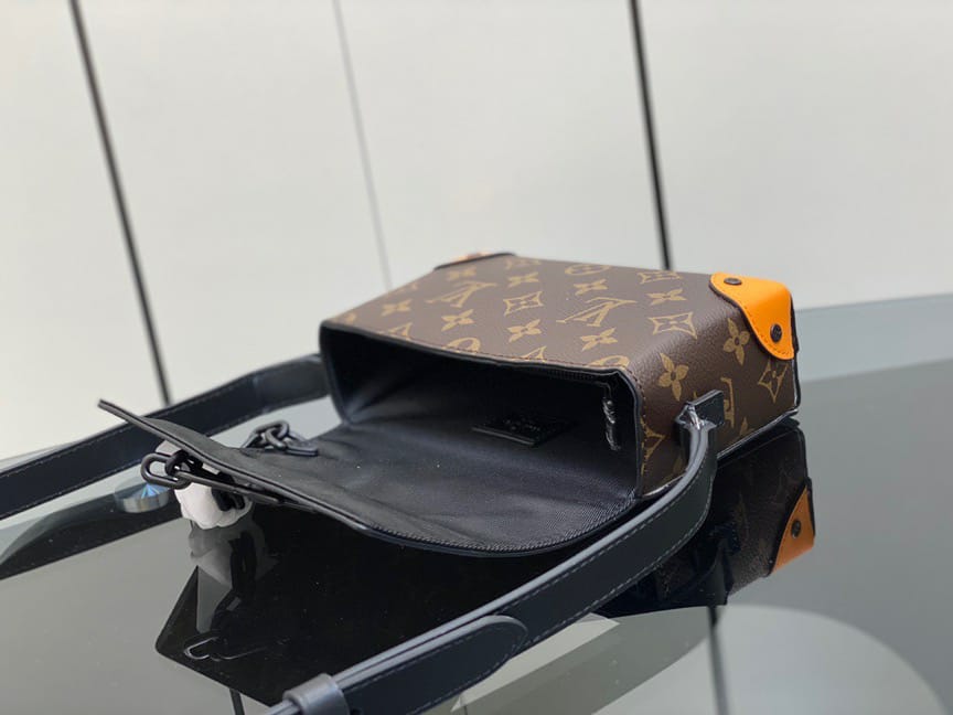 LOUIS VUITTON | Steamer Wearable Wallet Sling Bag