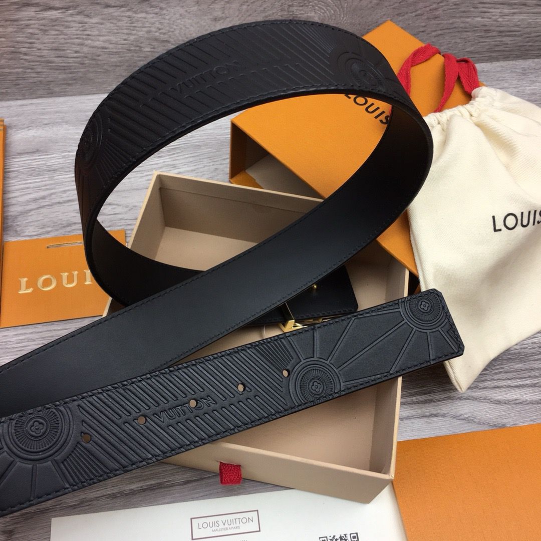 LOUIS VUITTON || INITIALES 40MM REVERSIBLE BLACK BELT