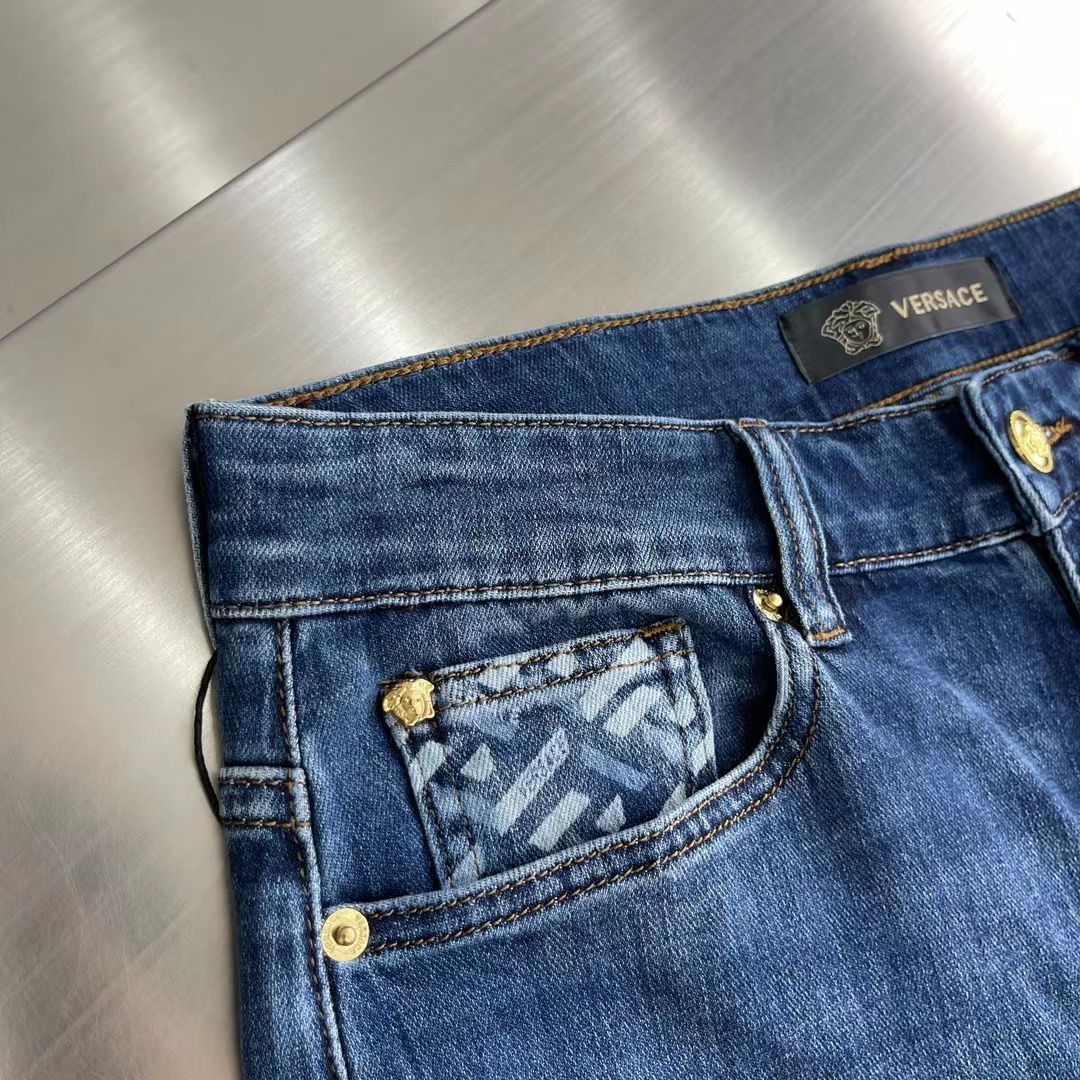 Stylischer Blue Shaded Denim für Herren