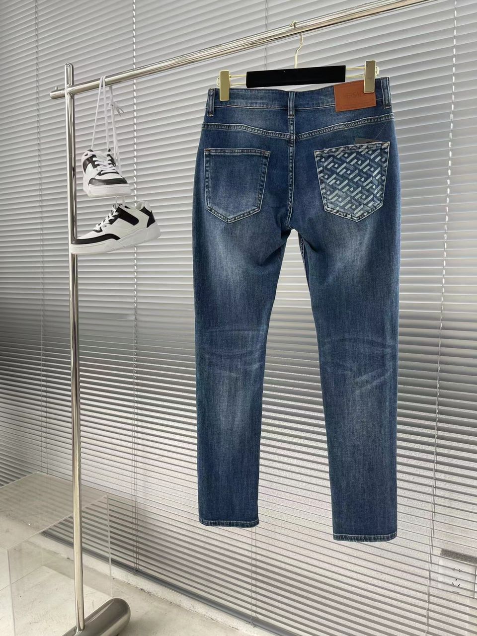 Stylischer Blue Shaded Denim für Herren