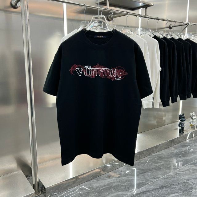 LOUIS VUITTON || Dragon Vintage Letter Print Black T-Shirt