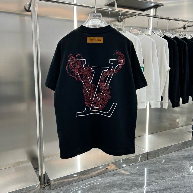 LOUIS VUITTON || Dragon Vintage Letter Print Black T-Shirt