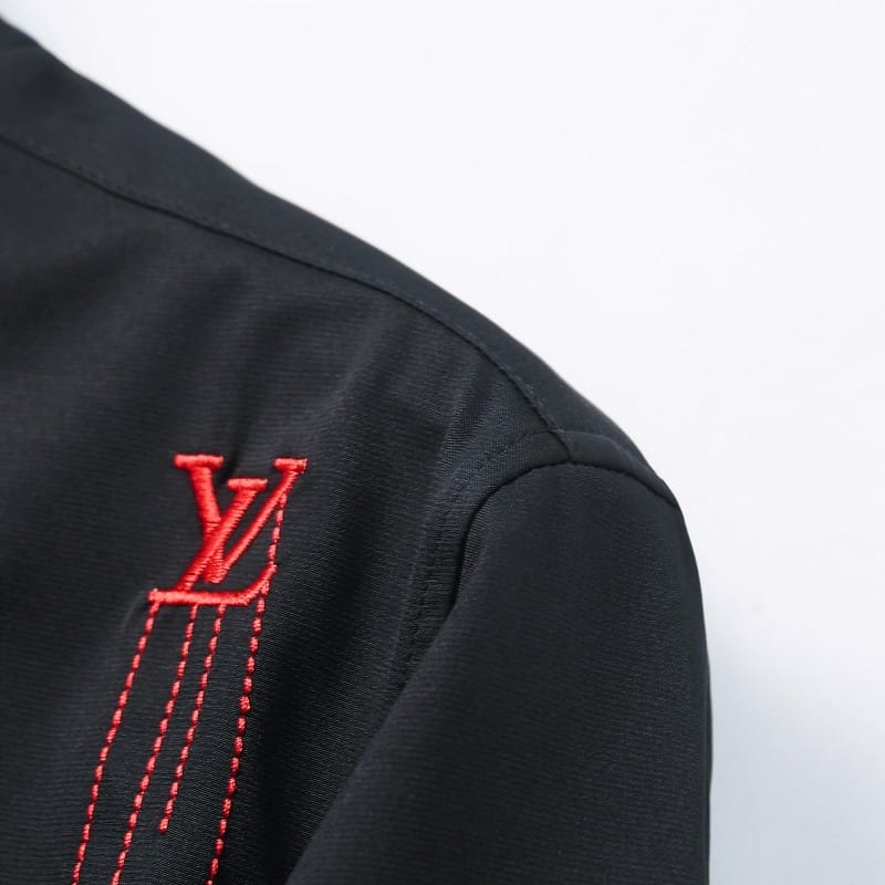 LOUIS VUITTON || Shirt V-Neck Embroidery Logo Printed Pattern / BLACK