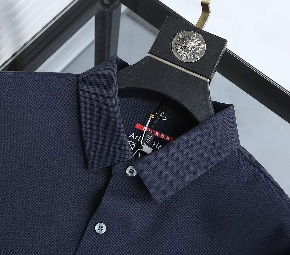 PRADA || Men Black/Navy Blue Solid Regular Fit Shirt