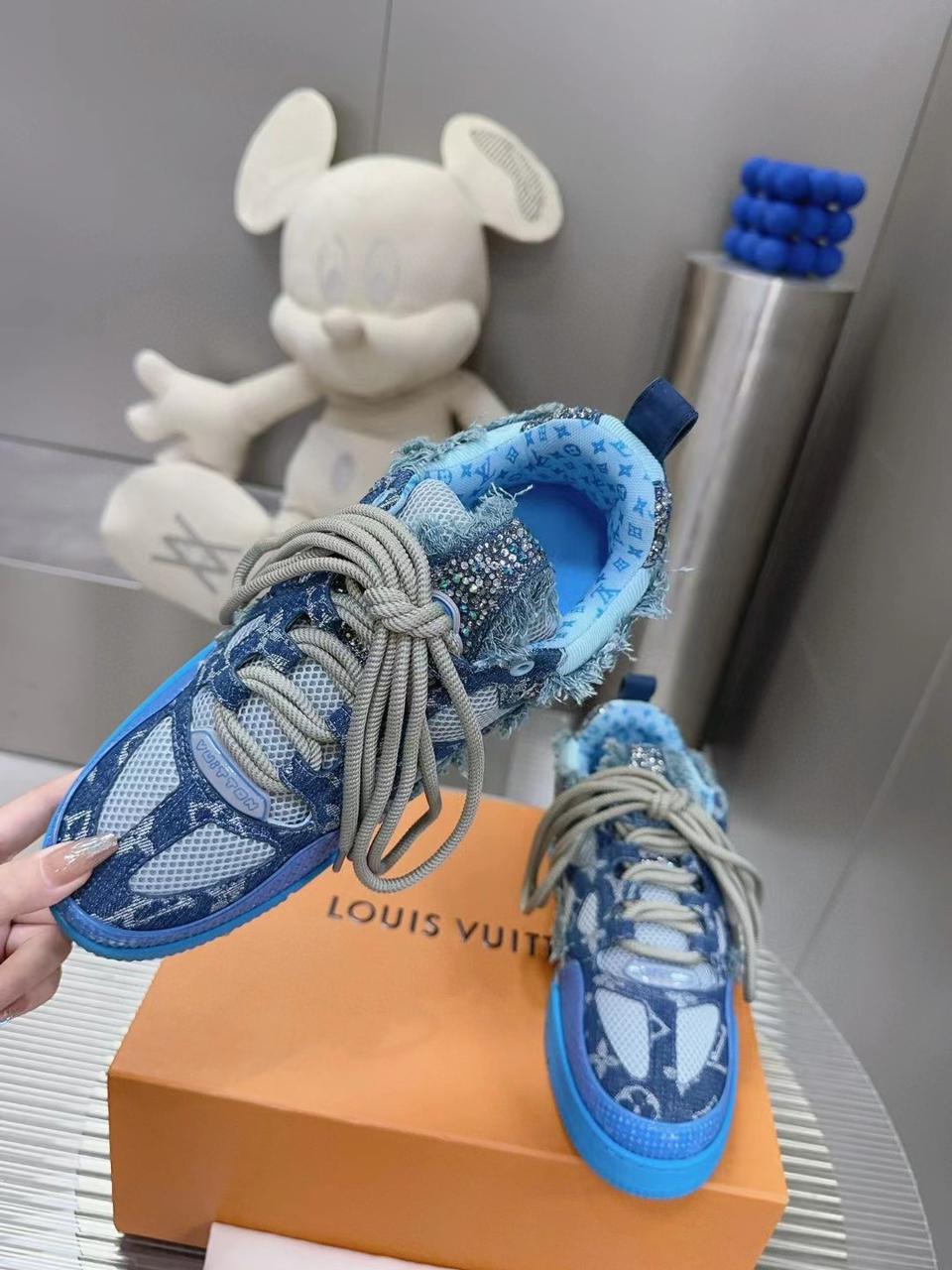 Louis Vuitton | Monogram Street Style Logo Sneakers