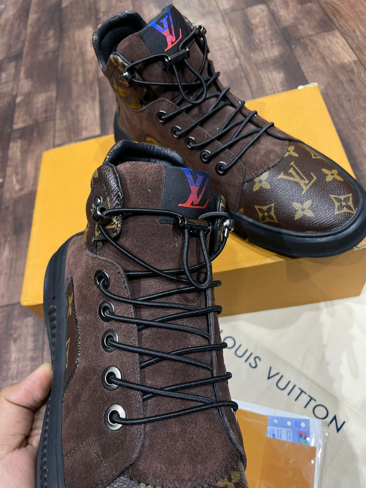 LOUIS VUITTON RIVOLI MONOGRAM BROWN SNEAKER