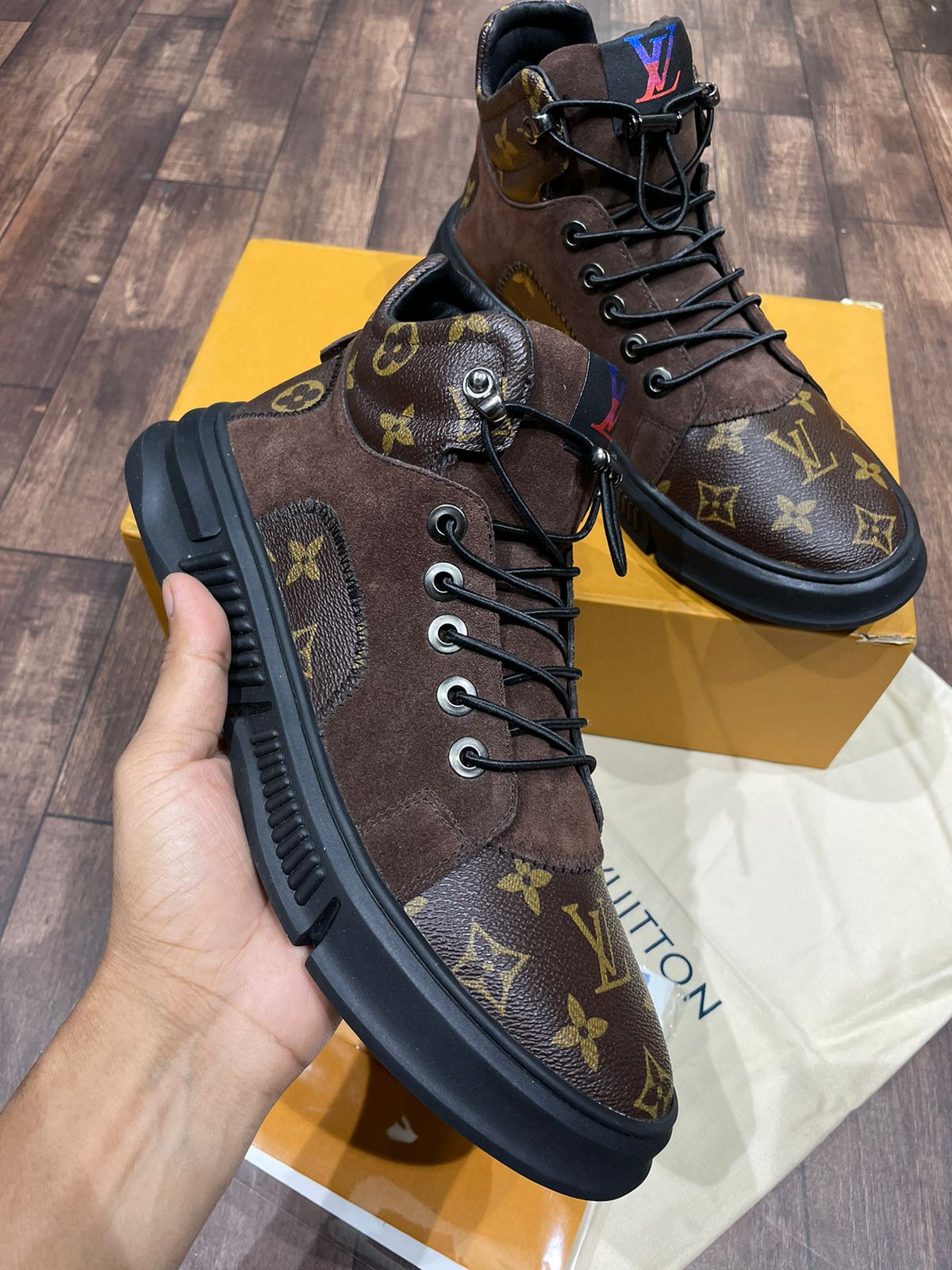 LOUIS VUITTON RIVOLI MONOGRAM BROWN SNEAKER