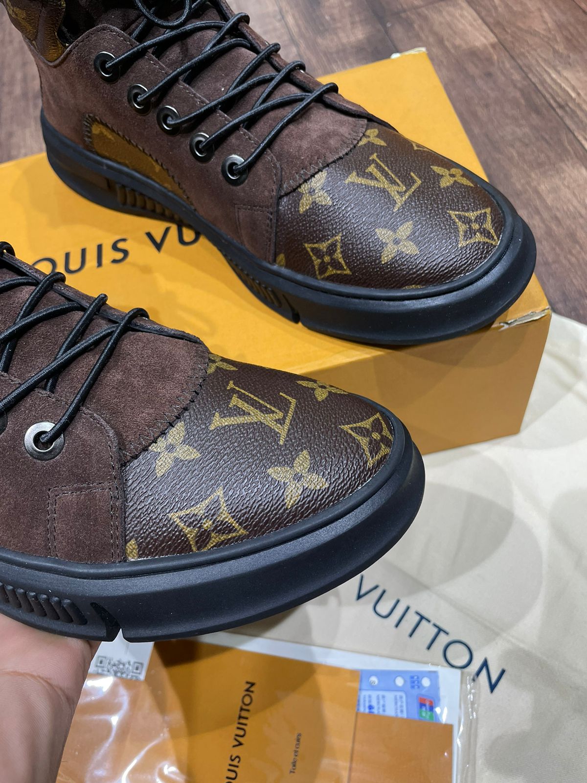 LOUIS VUITTON RIVOLI MONOGRAM BROWN SNEAKER