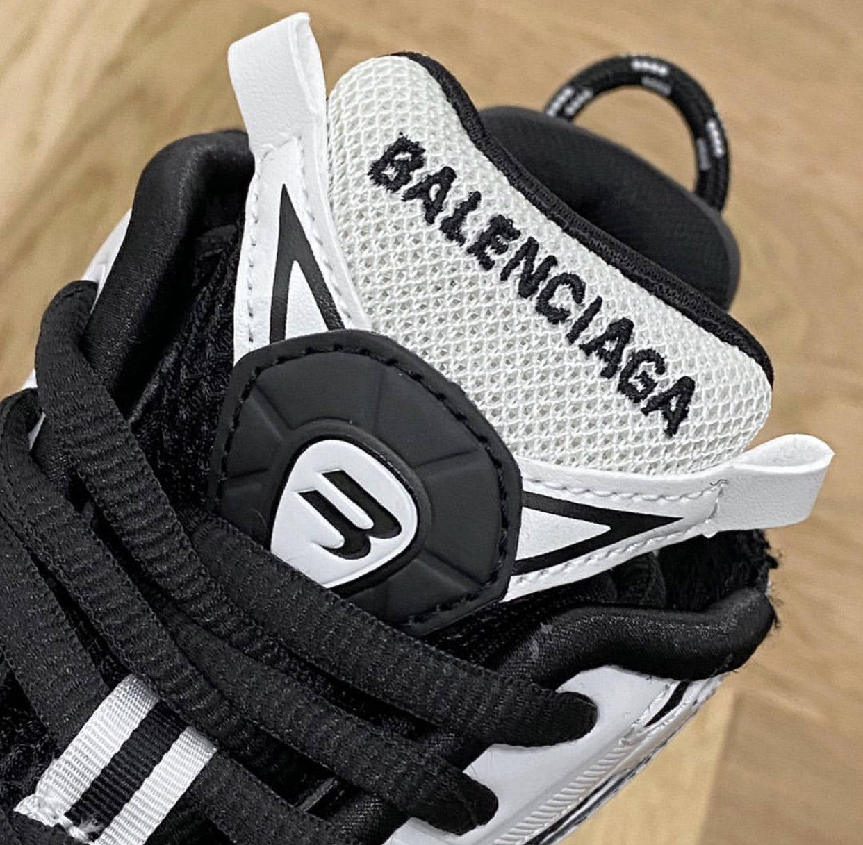 Balenciaga Runner