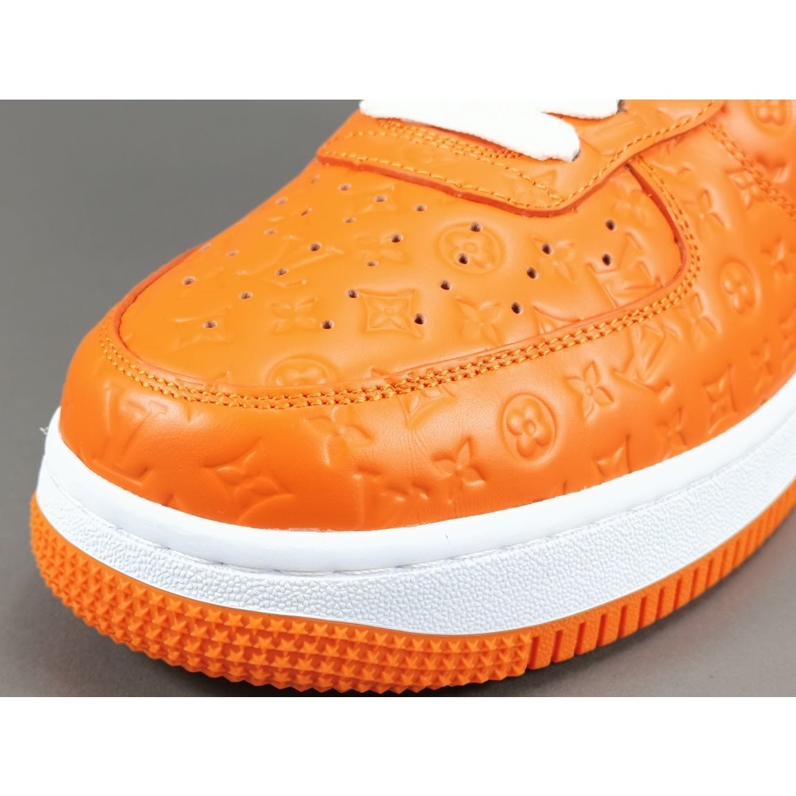 Exquisite NIKE AIR FORCE 1 x LOUIS VUITTON in Vibrant Orange