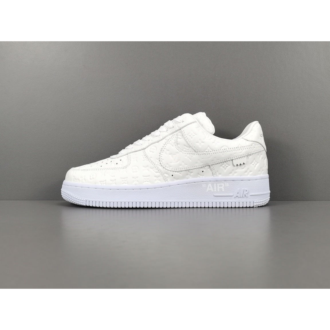 Exclusive NIKE AIR FORCE 1 x LOUIS VUITTON in Radiant White